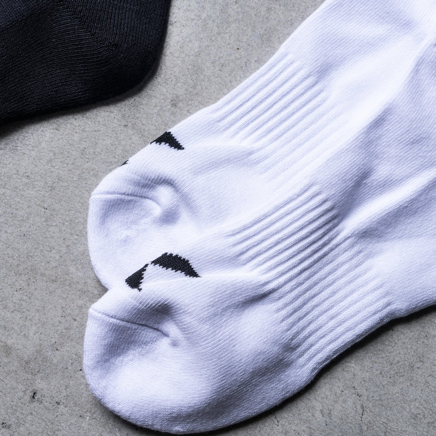 VIXST Middle Socks【WHITE】